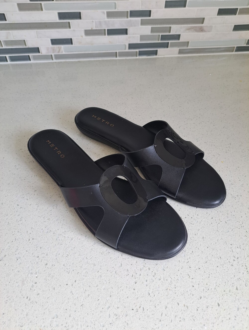 Metro Black Slip-On Circle Accent Slide Sandals